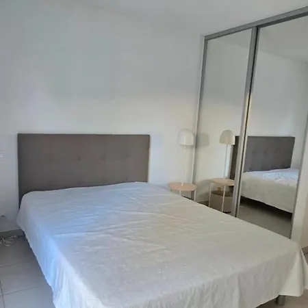 アパート Spacious T3 With Garden In Saint-raphael Saint-Raphaël