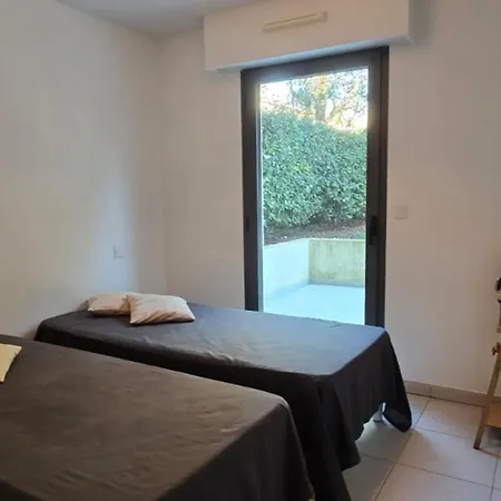 Spacious T3 With Garden In Saint-raphael * Saint-Raphael (Var)