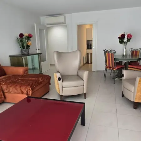 Spacious T3 With Garden In Saint-raphael Διαμέρισμα *