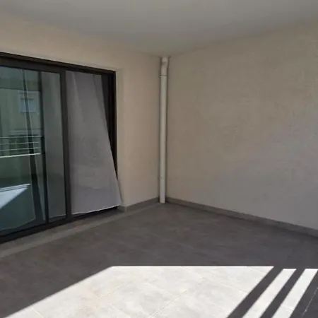 Διαμέρισμα Spacious T3 With Garden In Saint-raphael