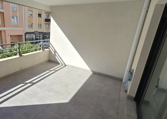 Spacious T3 With Garden In Saint-raphael Apartamento