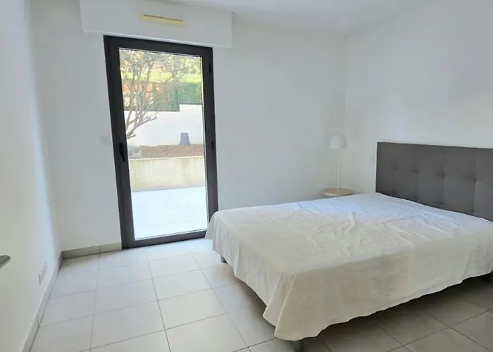 Spacious T3 With Garden In Saint-raphael * Saint-Raphaël